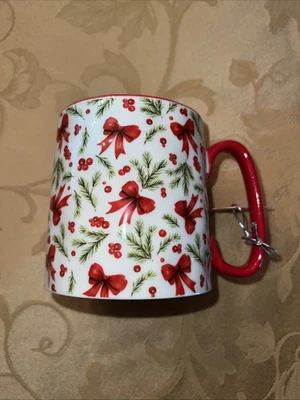 Taza 10 Strawberry Street Bella Arcos Rojos Y Acebo Foto 1 de 2