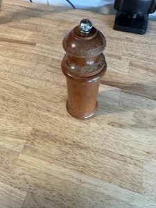 Vic Firth Gourmet Wood Pepper Mill Grinder 9” Light Wood USA Kitchenware Tested - Picture 1 of 4