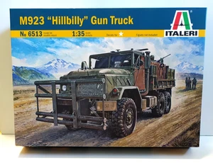ITALERI 1:35 KIT VEICOLO MILITARE CAMION M923 HILLBILLY GUN TRUCK   ART 6513 - Foto 1 di 1