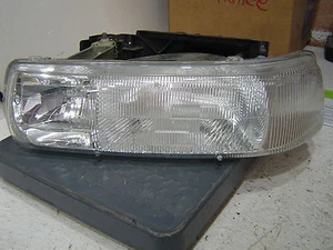 2001 Chevy 2500 Pickup Truck Left Headlight - Picture 1 of 2