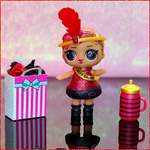 LOL Present Surprise Enero Miss Granate Pelirrojo Nochevieja Muñeca ~ Sellada con Caja - Imagen 1 de 6