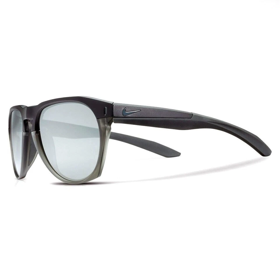 [EV1021-002] Gafas de sol Nike Essential Navigator para hombre Foto 1 de 4