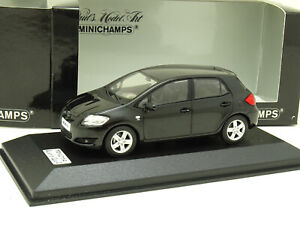 MINICHAMPS 1/43 - Toyota Auris Negra 2007
