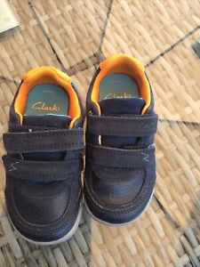 clarks toddler trainers size 6G