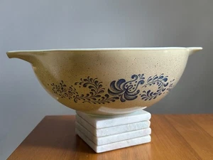 Vintage Pyrex Homestead Cinderella 4 QT Mixing Bowl 444 Speckled Tan With Blue - Picture 1 of 5