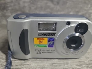 Sony DSC-P31 Cybershot Digital Camera 2.0MP Silver - Tested & Working - Picture 1 of 6