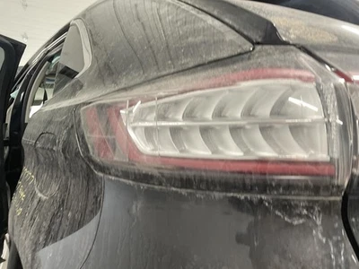 Conjunto de luz trasera izquierda usado se adapta a: Ford Edge SEL 2017 cuarto montado en panel L. Foto 1 de 4