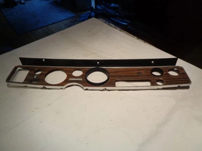 Pontiac Firebird 1970 transmisión automática, bisel de racimo medidor de grano de madera Foto 1 de 4