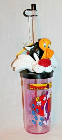 NEW WITH TAG VINTAGE 1996 SYLVESTER AND TWEETY LOONEY TUNES 9" TUMBLER CUP Cover