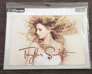 Pegatina de revestimiento para computadora portátil Taylor Swift Fearless de 13 pulgadas - Imagen 1 de 1