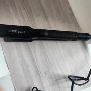 Jose Eber Vibrating Ceramic 1.5" Flat Iron Model# 1654671 Styler 365 Swivel - Picture 1 of 5