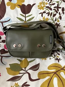 Longchamp Tres Paris Khaki Leather Crossbody Bag In Excellent Condition - Picture 1 of 8