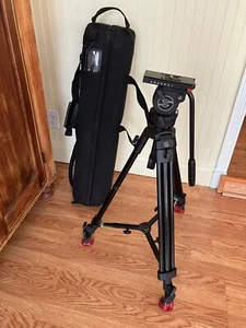 Sachtler DV 4 II Tripod System W/ Aluminum Legs Mid-Level Spreader & Tuff case - Picture 1 of 6