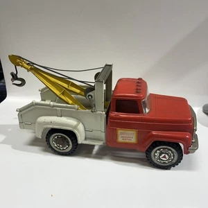 Vintage Hubley Mighty Metal Wrecker Red White Tow Truck With Original Stickers - Picture 1 of 7