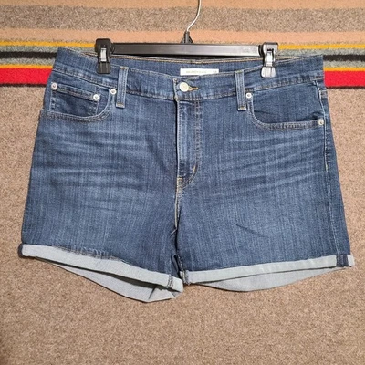 Pantalones cortos Levi's de longitud media hipersuaves lavado medio para mujer 32 (medidas. 35x3,5) Foto 1 de 4