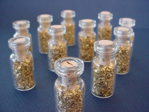 10  Bottles filled with Gold Flakes ....2ml Cover