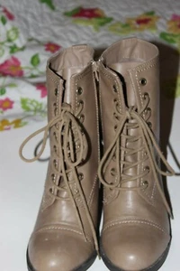 Faded Glory Womens Beige Boots Size 11 M new w/o box - Picture 1 of 3
