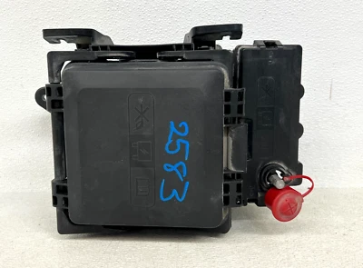 ⭐2017-2019 CADILLAC CTS ENGINE COMPARTMENT JUNCTION FUSE RELAY BOX OEM LOT2583 - Image 1 of 4