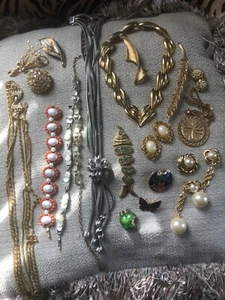 Vintage Rhinestone Mixed Lot 20 Pieces for Wear/Sell/Repurpose! Nice Assortment! - Picture 1 of 22