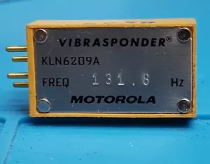 Motorola Vibrasponder KLN6209A 131.8Hz Nuevo Cristal Antiguo Stock De Reedición - Imagen 1 de 4