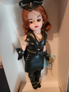 HARLEY DAVIDSON CISSETTE MADAME ALEXANDER PUPPE NEU IM KARTON JAHRELANG GELAGERT! SCHÖN. - Bild 1 von 8