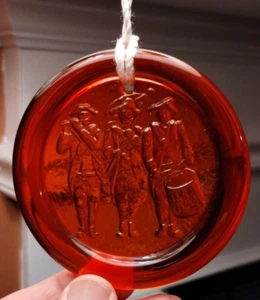 Vetro pressato rosso ornamento coloniale patriottico rivoluzionario - Foto 1 di 8