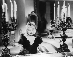 MAE WEST * 8X10" B/W GLOSSY PHOTO* MAE WEST *RARE IMAGES FROM FILMS N. 9 - Picture 1 of 1