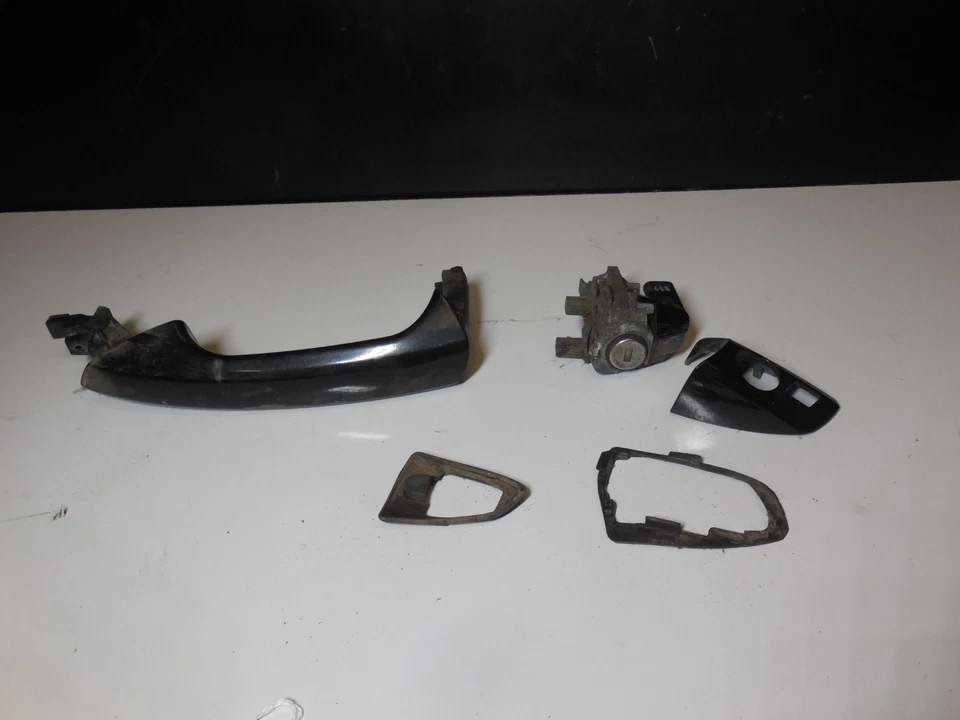 Manija puerta exterior delantera izquierda 2047600170 08-14 mercedes-benz w204 c300 c350 Foto 1 de 4