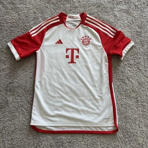 Adidas FC Bayern Munich SZ XL NEW Soccer - Picture 1 of 6