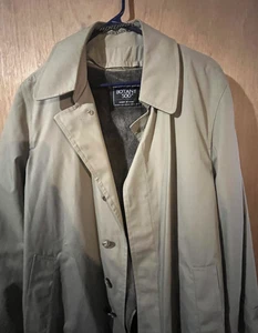 Botany 500 Trench Coat Men's Size L Reg Tan Overcoat Made In USA with zip Liner - Picture 1 of 11