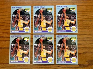 NBA Hoops #154 1990 Vlade Divac novato lote de 6 cartas paquete fresco L A LAKERS - Imagen 1 de 1