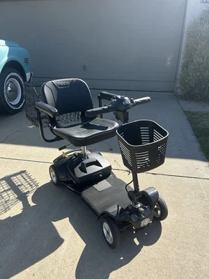 Scooter Pride Mobility nuevo en negro Foto 1 de 4