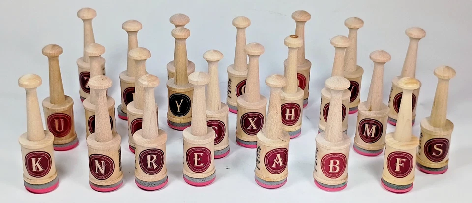 Маленький классический резиновый штамп, художественные марки Hampton. Лот из 22 почтовых марок. - Изображение 1 из 2