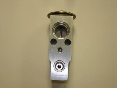 Válvula de expansión de aire acondicionado Global Parts Distributors 3411385 para 02-05 Kia Sedona Foto 1 de 4