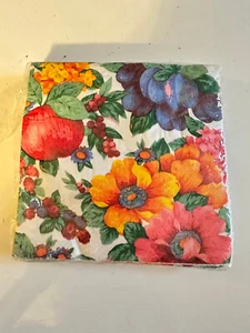 Amscon Luncheon Napkins Flowers. 6 1/2". x 6 1/2" - Picture 1 of 2