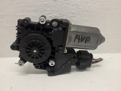 Moteur lève vitre avant passager pour audi a4 break serie 1 phase 2 tdi de 1999 - Photo 1/4