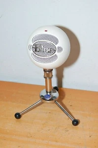 Blue Microphones Snowball Ice Condenser Cable Professional Microphone w/ Stand - Picture 1 of 2