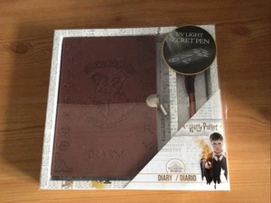 Harry Potter Diario e Luce UV Penna Segreta Nuova (Scatola Aperta) (HSH2) - Foto 1 di 4
