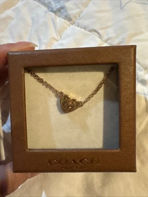 蔻驰F54487女式玫瑰金项链带盒和标签全新带标签 — 第 1/3 张图片