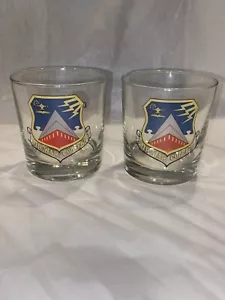 Juego de 2 vasos de whisky vintage Air War College clase de 82 - Imagen 1 de 9