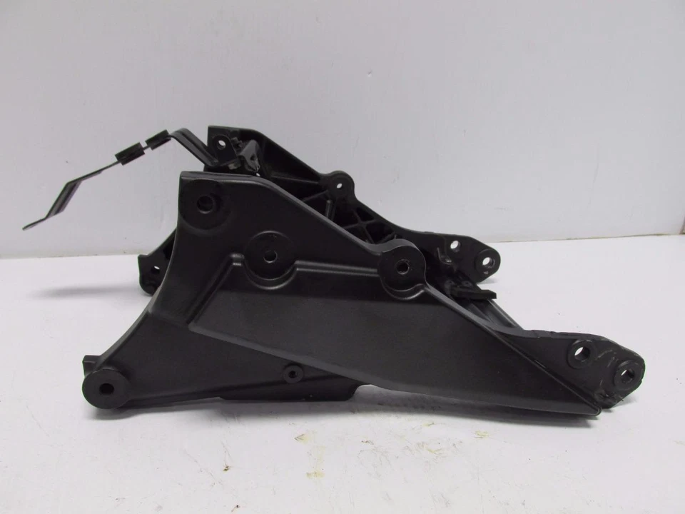 KAWASAKI Z1000 OEM 10-13 REAR SUBFRAME SUB FRAME LEFT RIGHT SIDE BRACKETS - Image 1 of 4
