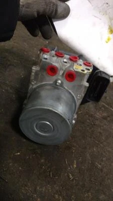 Bomba de freno antibloqueo ABS de fabricante de equipos originales para conjunto Infiniti Q50 ABS Foto 1 de 2
