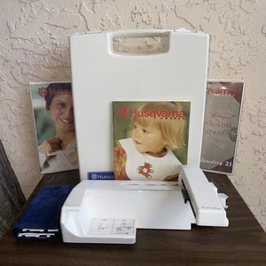 Husqvarna Viking Scandinavia 300 Embroidery Arm VSMAB Type BE 11 + Extras! - Picture 1 of 24