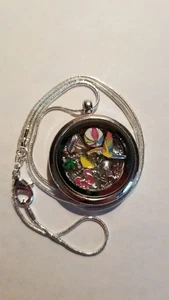 PARROTHEAD FLOATING CHARM NECKLACE KEY WEST ISLAND LIFE PALM TREE FLIP FLOPS - Picture 1 of 4