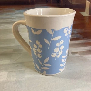 Royal Norfolk Coffee or Tea Mug w/Blue and White Leaves and Berries EUC - Picture 1 of 3
