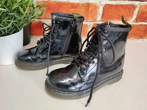DR MARTENS DELANEY ANKLE BOOTS UK 10 EU 28 BLACK PATENT LEATHER DELANEY GIRLS - Picture 1 of 8