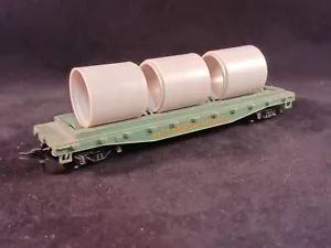 HO Scale Western Marylan 2475 Green Freight Train Flat Car W/Culvert Pipe Load - Picture 1 of 6