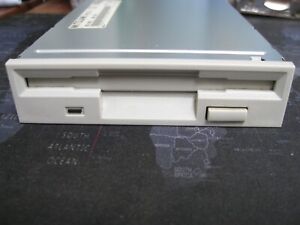 Mitsumi D359M3D 1.44MB Floppy Disk Drive 3.5" Internal FDD