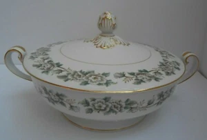 NORITAKE Laurette COVERED VEGETABLE SERVING BOWL SET 5047 Floral green - Picture 1 of 4