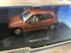Renault Clio Prima Serie marrone - UNIVERSAL HOBBIES 1:43 - Imagen 1 de 1